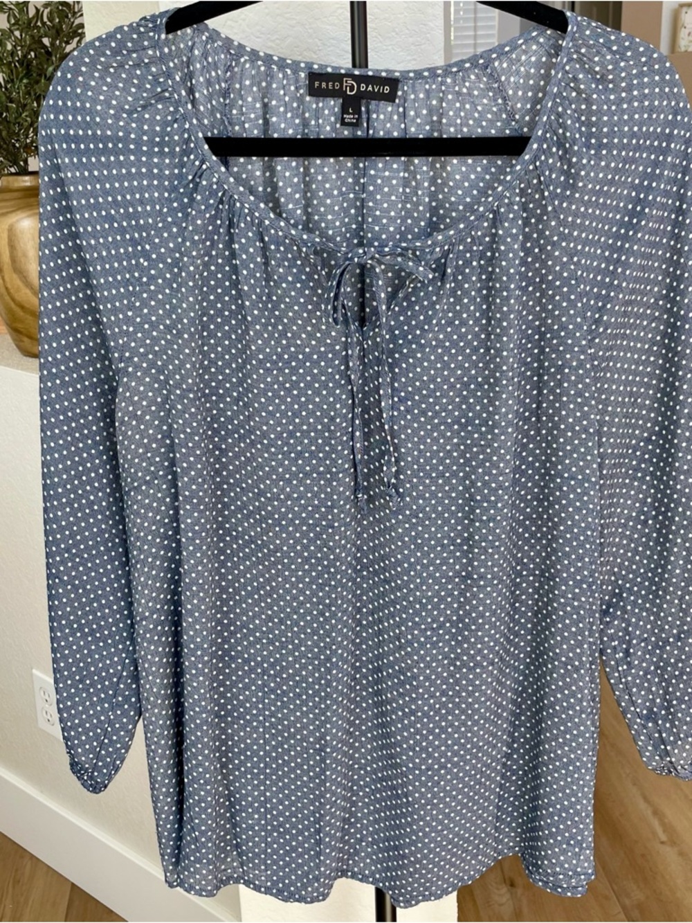 Fred David Blue Polka Dot Peasant Blouse Size L 3/4 Sleeve Keyhole‎ Tie Top